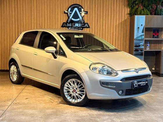 FIAT PUNTO 1.6 ESSENCE 16V FLEX 4P AUTOMATIZADO